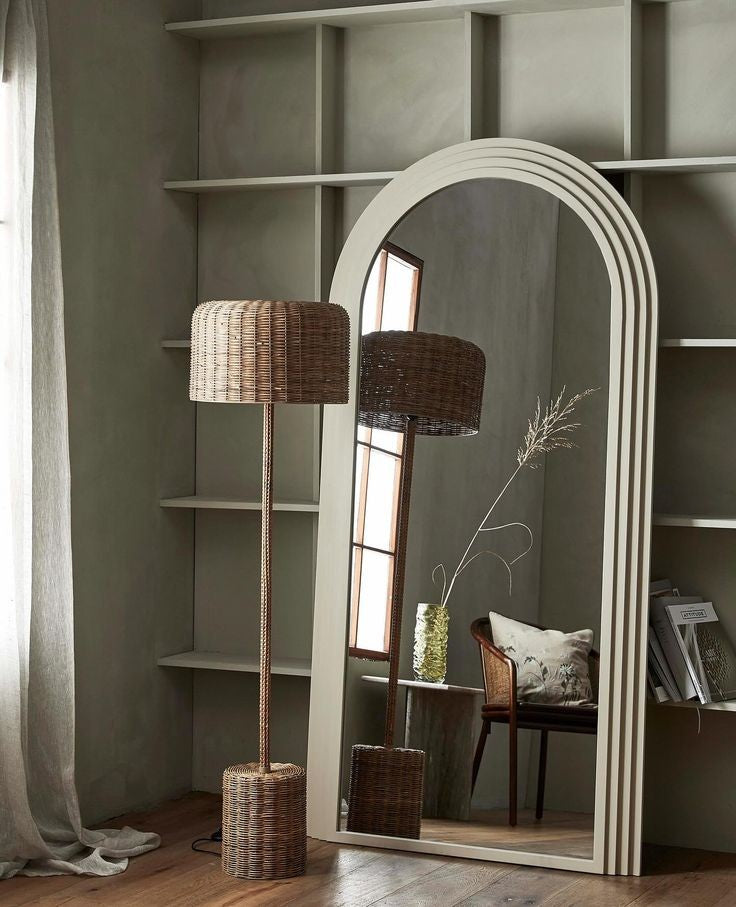 Arched Full-Length Mirror with Modern Minimalist Frame - Elegant Floor Mirror for Home Decor