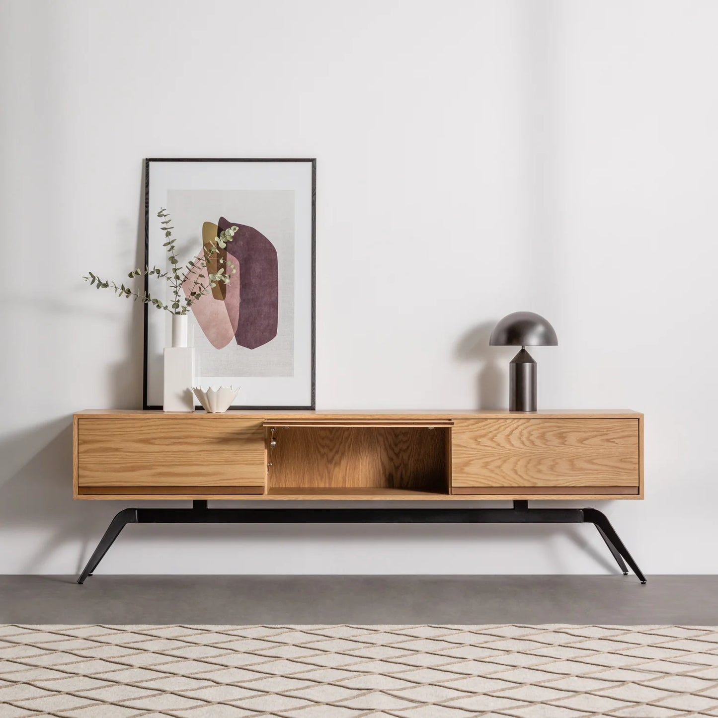 Modern Wooden TV Cabinet with Sleek Design and Metal Legs - Stylish Media Console for Living Rooms