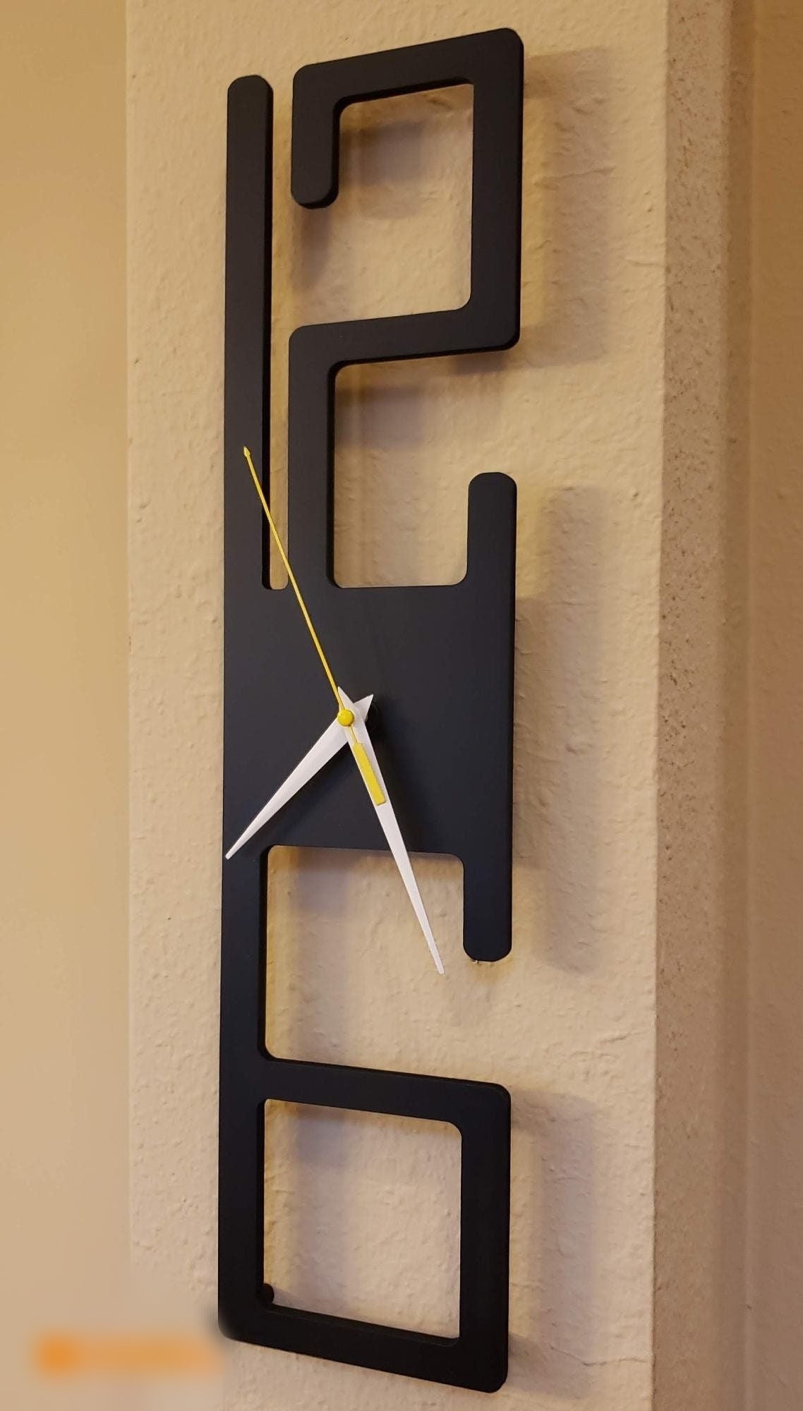 Simplistic Design Metal Wall Clock (Black)