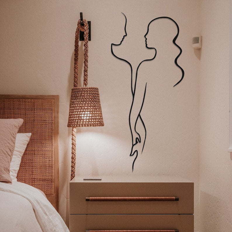 Minimalist Metal Line Art Wall Decor – Abstract Couple Design for Modern Interiors | Couple Holding Hands, Linear Living Room Decor, Gifts For Couples, Metal Wall Art Decor